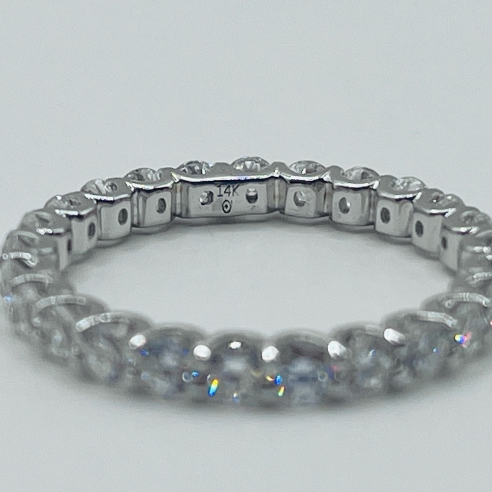 2.02 TCW Lab Diamond U-Prong Eternity Band 14K White Gold Scalloped Wedding - Picture 6 of 7